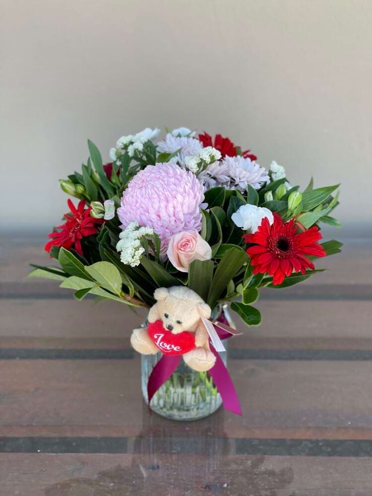 Designer`s Choice Valentine`s Day Posy with Vase