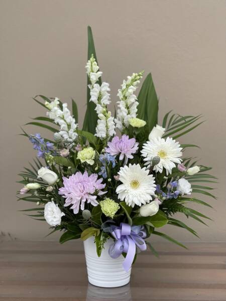Seasonal Standard Floral Arrangement 